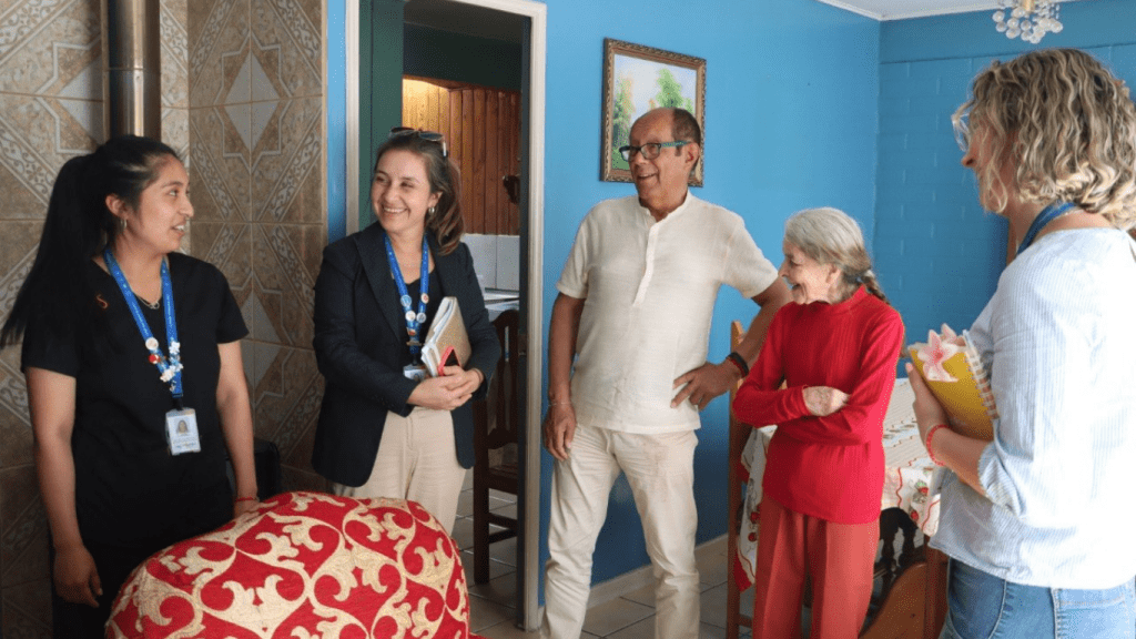 Villarrica activa red de apoyo para cuidadores: 37 hogares reciben asistencia domiciliaria por dependencia severa
