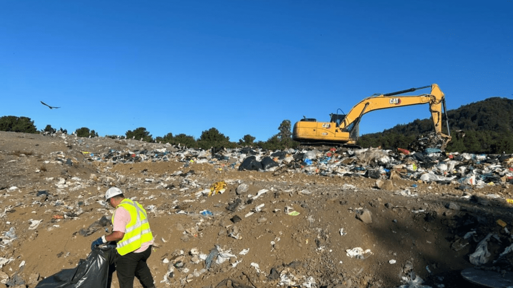 Pucón busca “regularizar” vertedero municipal: Recinto aún opera sin resolución ambiental definitiva